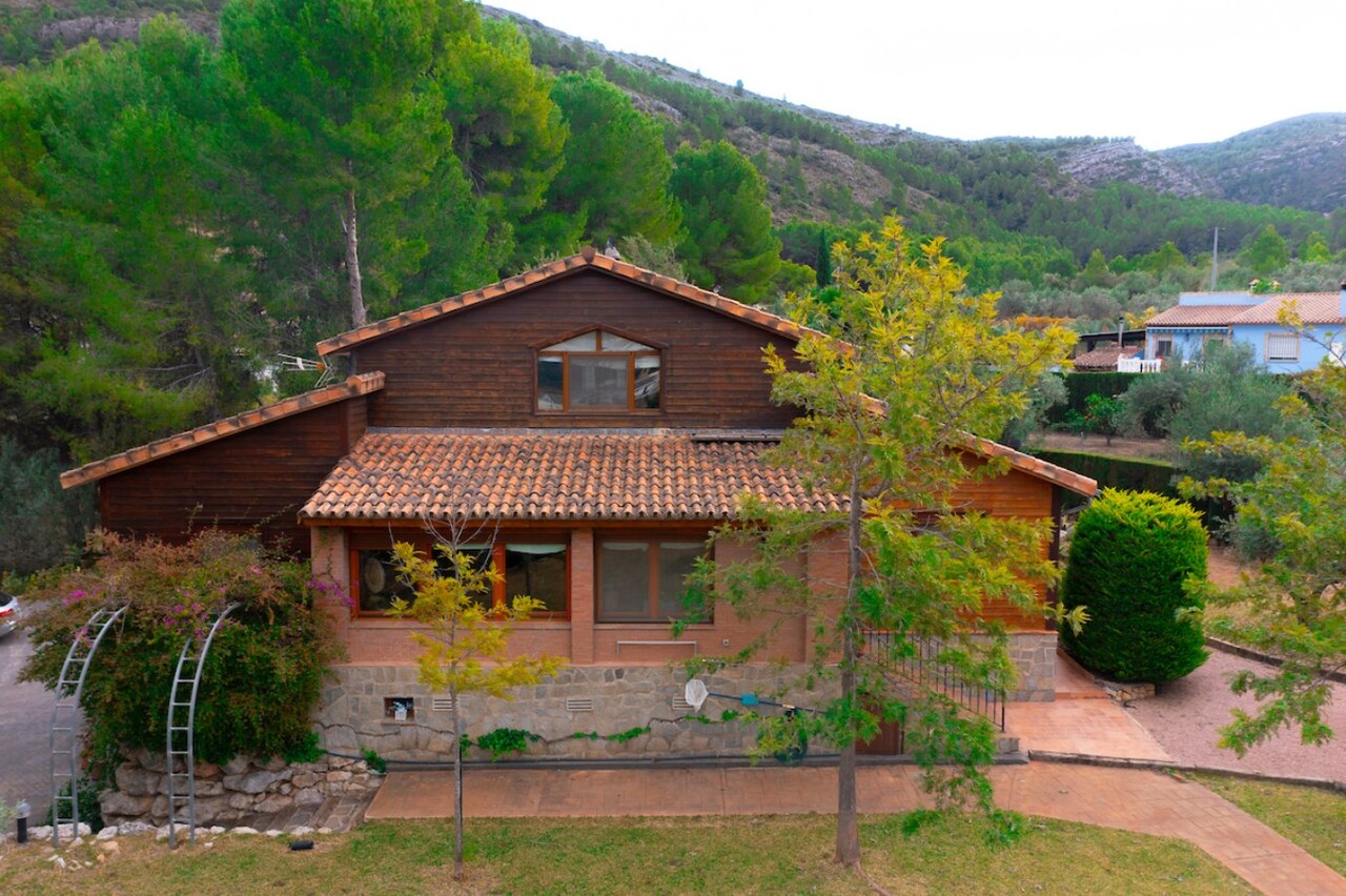 1987: Country House  in Orba