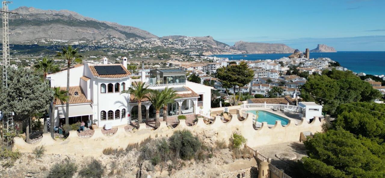 2158: Villa  in Altea
