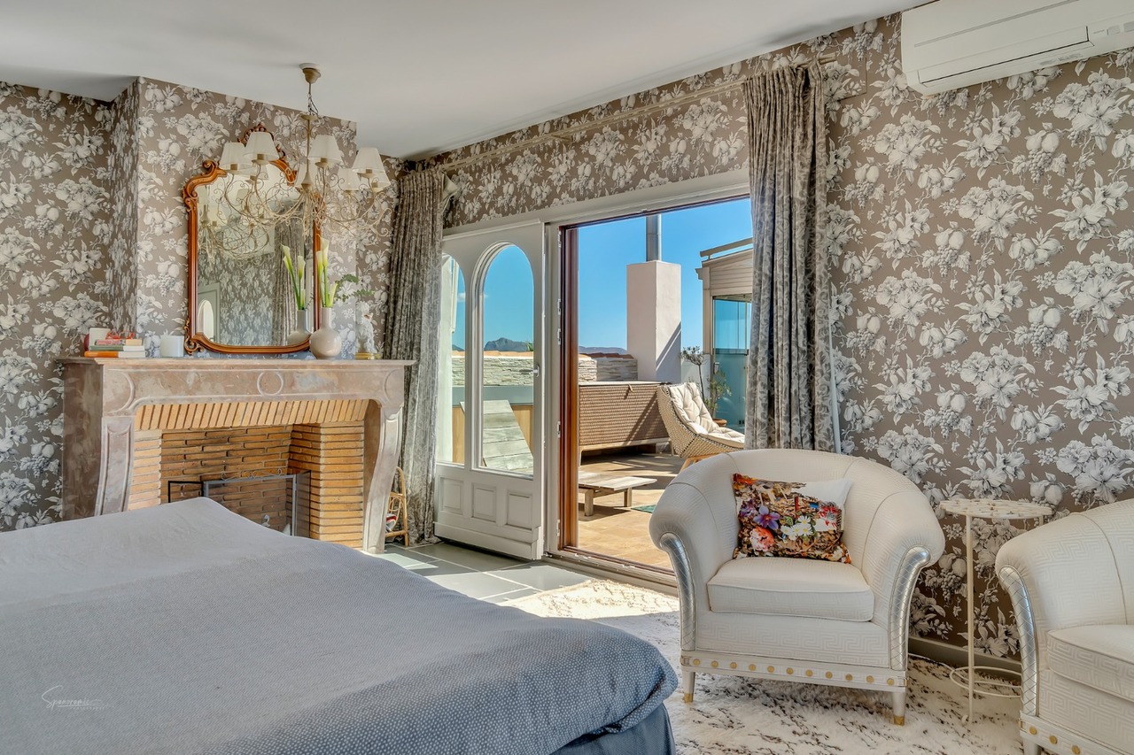 2158: Villa  in Altea