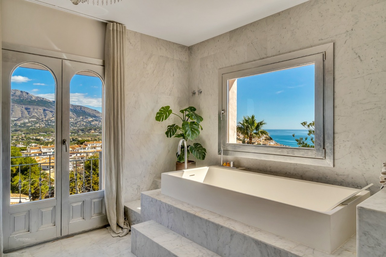 2158: Villa  in Altea
