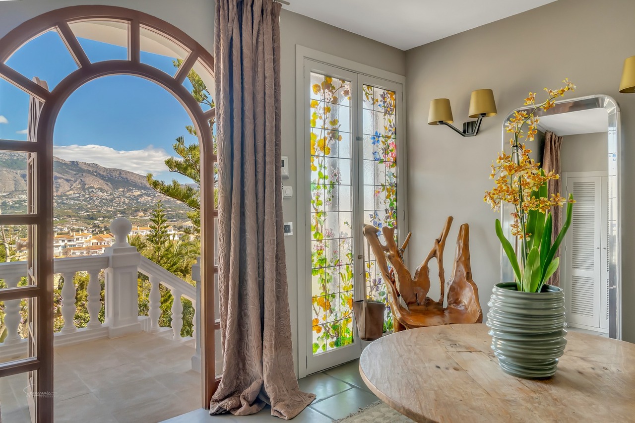 2158: Villa  in Altea
