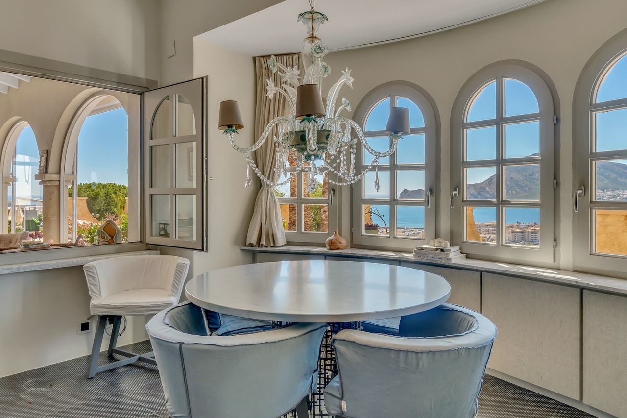 2158: Villa  in Altea