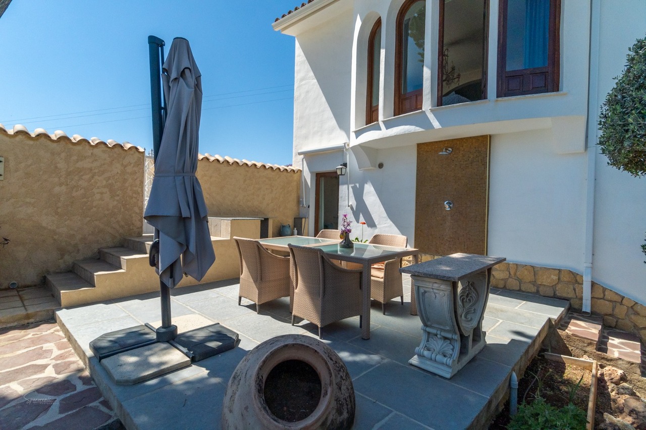 2158: Villa  in Altea