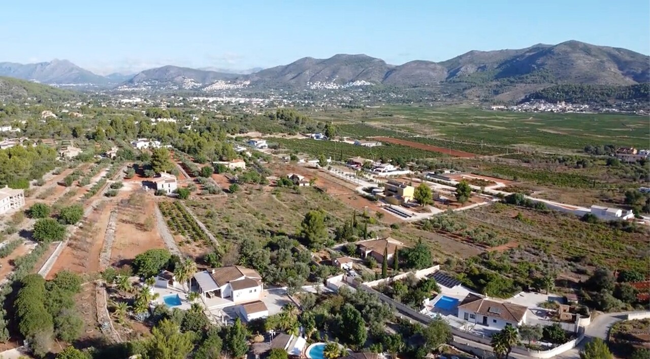 2195: Land  in Lliber