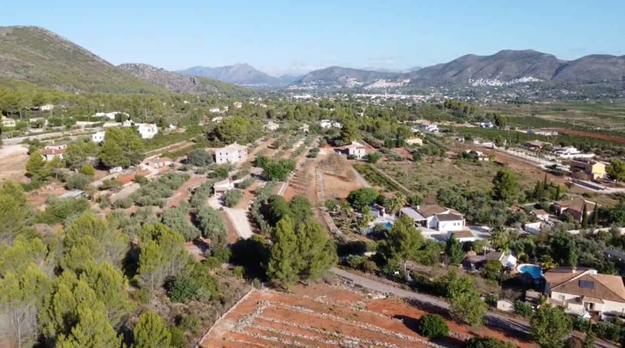 2195: Land  in Lliber
