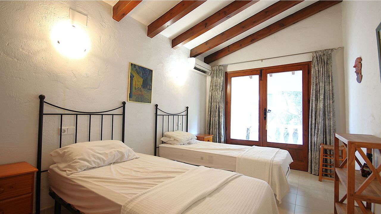2298: Villa  in Orba