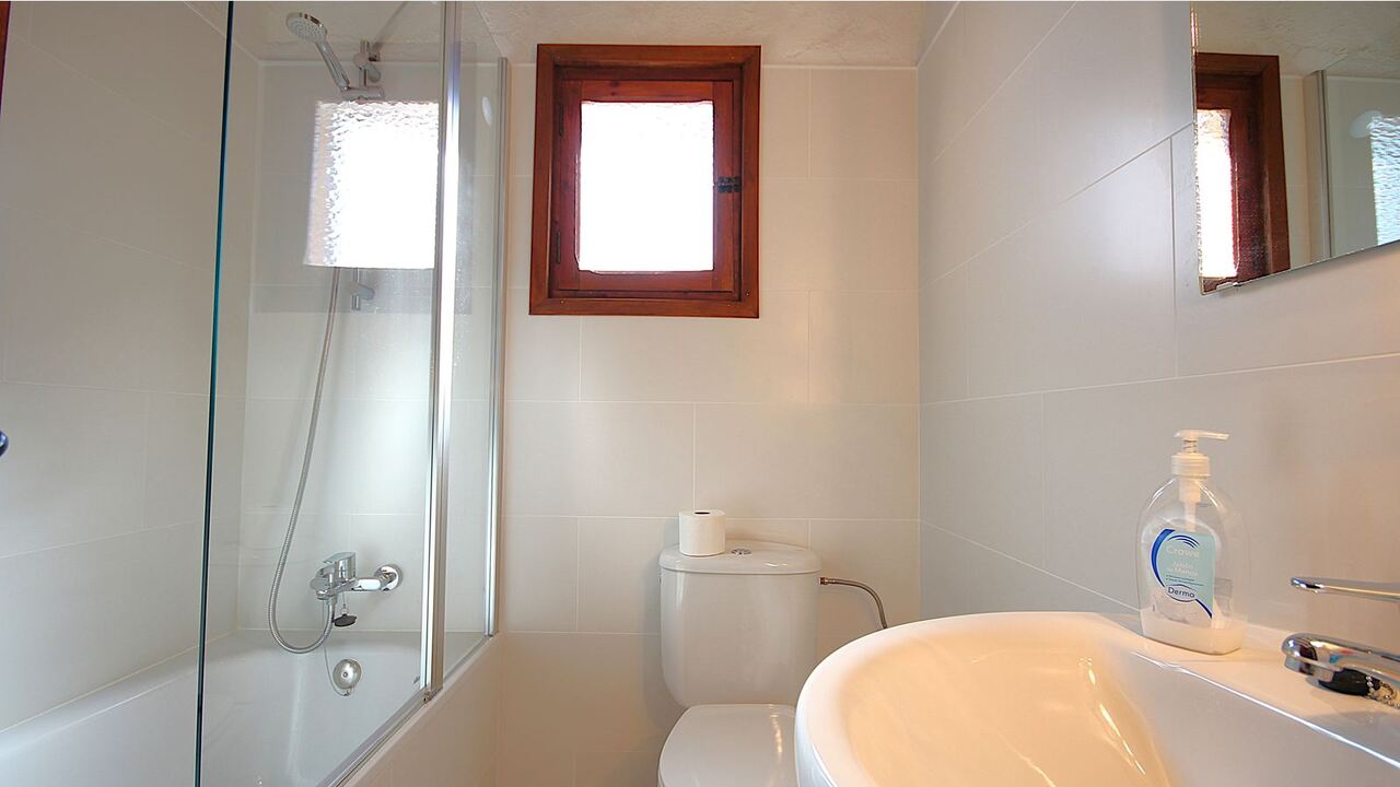 2298: Villa  in Orba