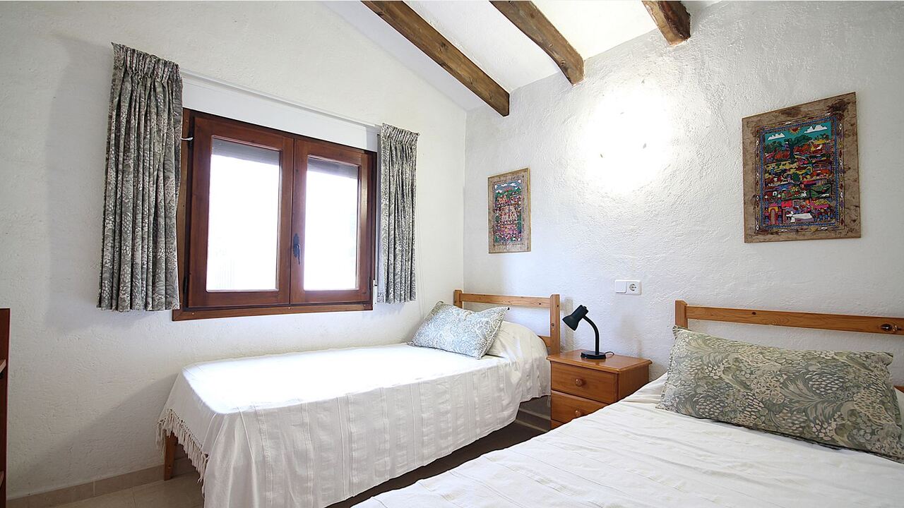 2298: Villa  in Orba