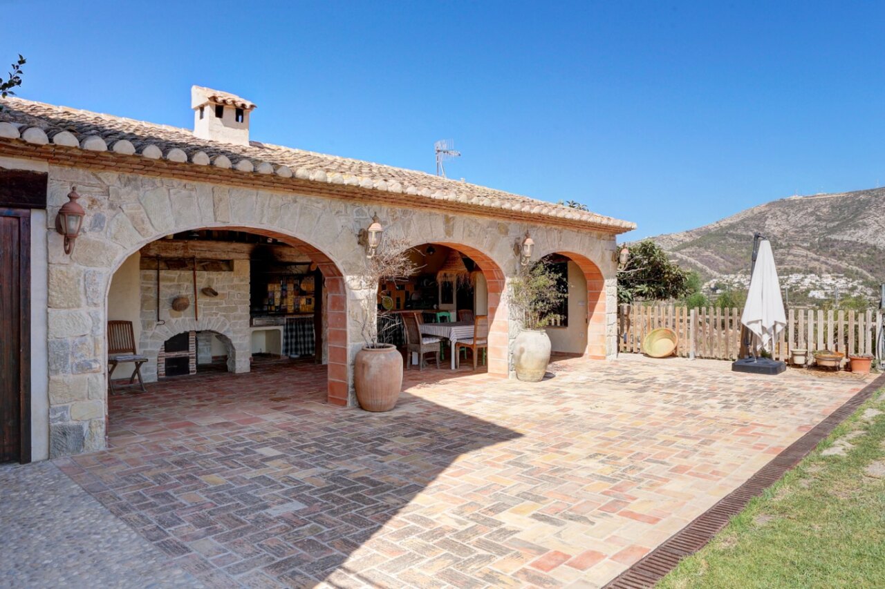 2312: Country House  in Moraira
