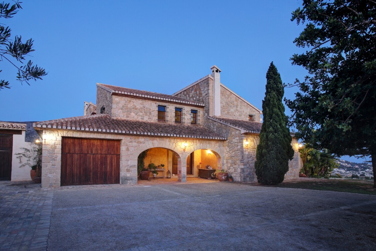 2312: Country House  in Moraira