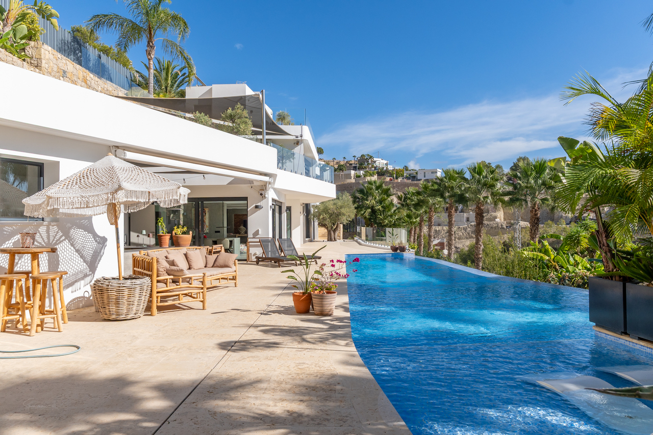 2328: Villa  in Benissa