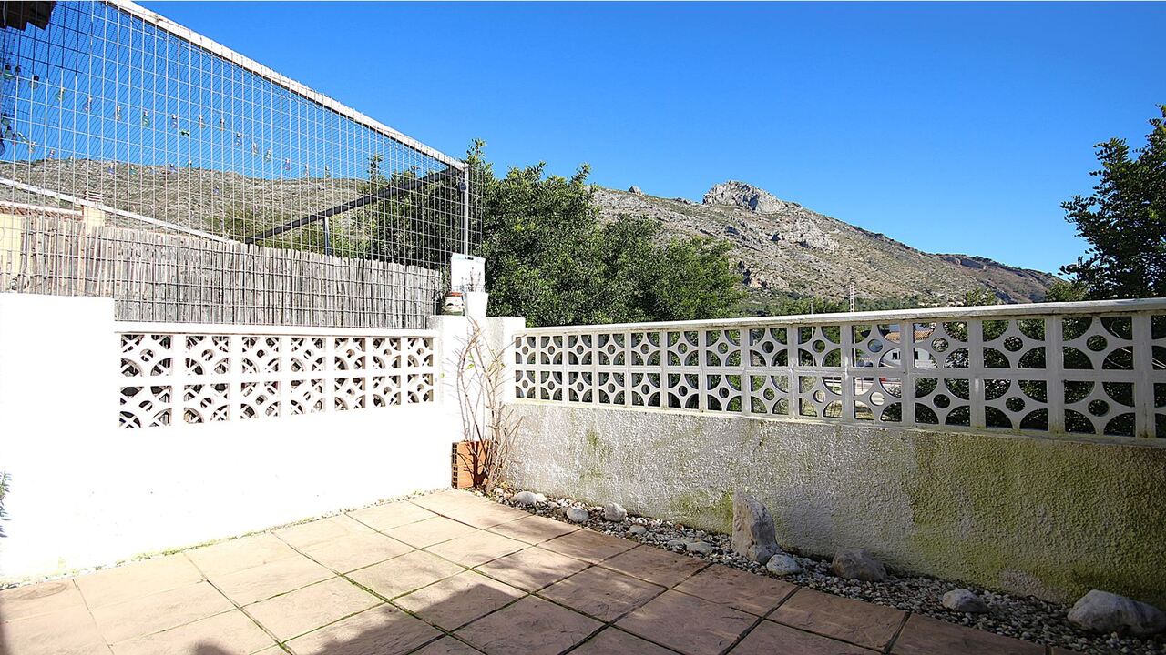 Town house for sale in Benigembla