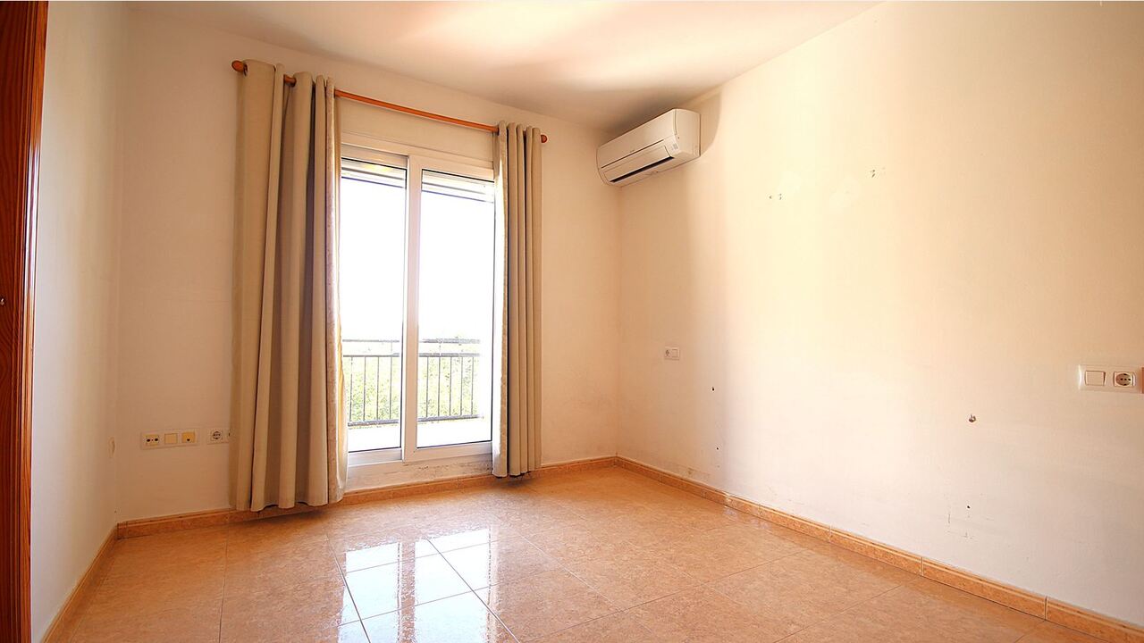 Town house for sale in Benigembla
