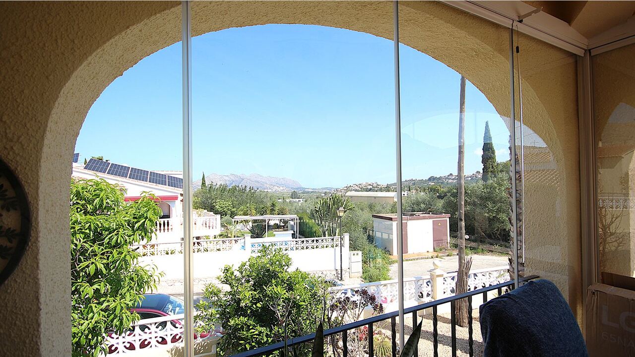 2372: Villa  in Orba