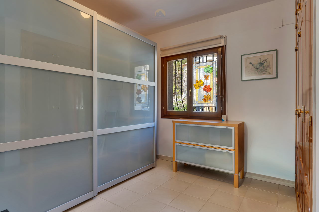 2366: Villa  in Jalon