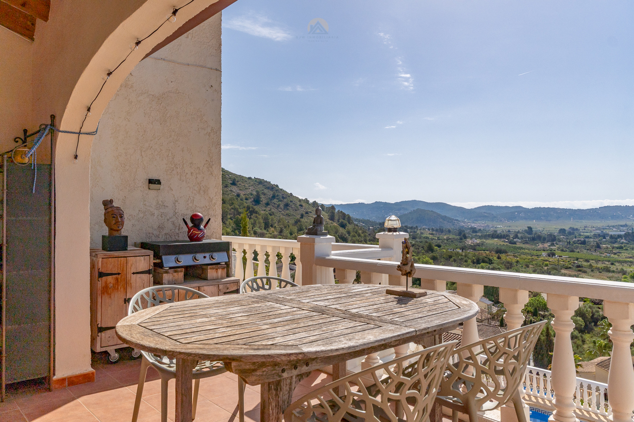2366: Villa  in Jalon