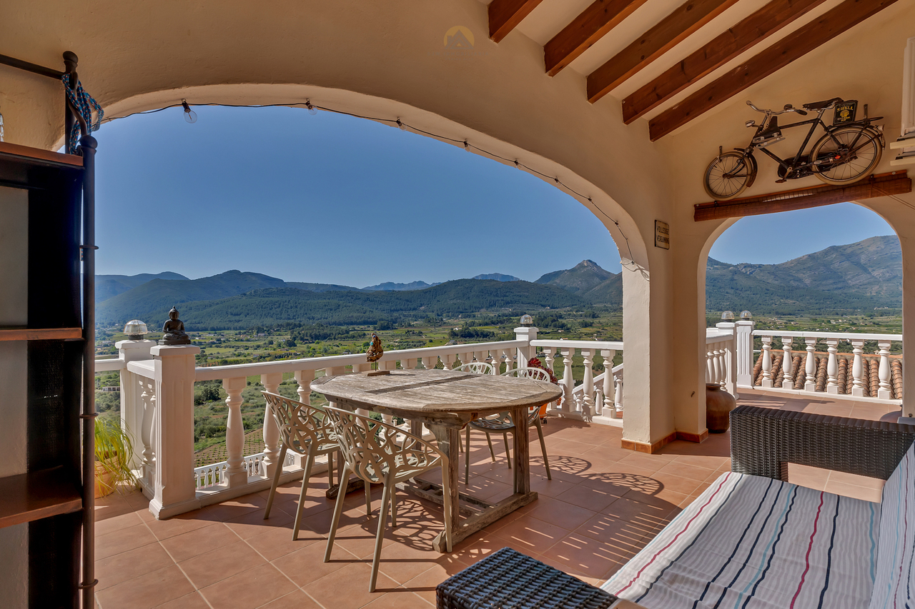 2366: Villa  in Jalon