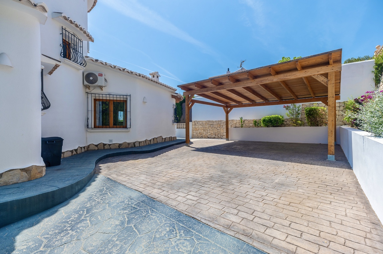 2387: Villa  in Moraira