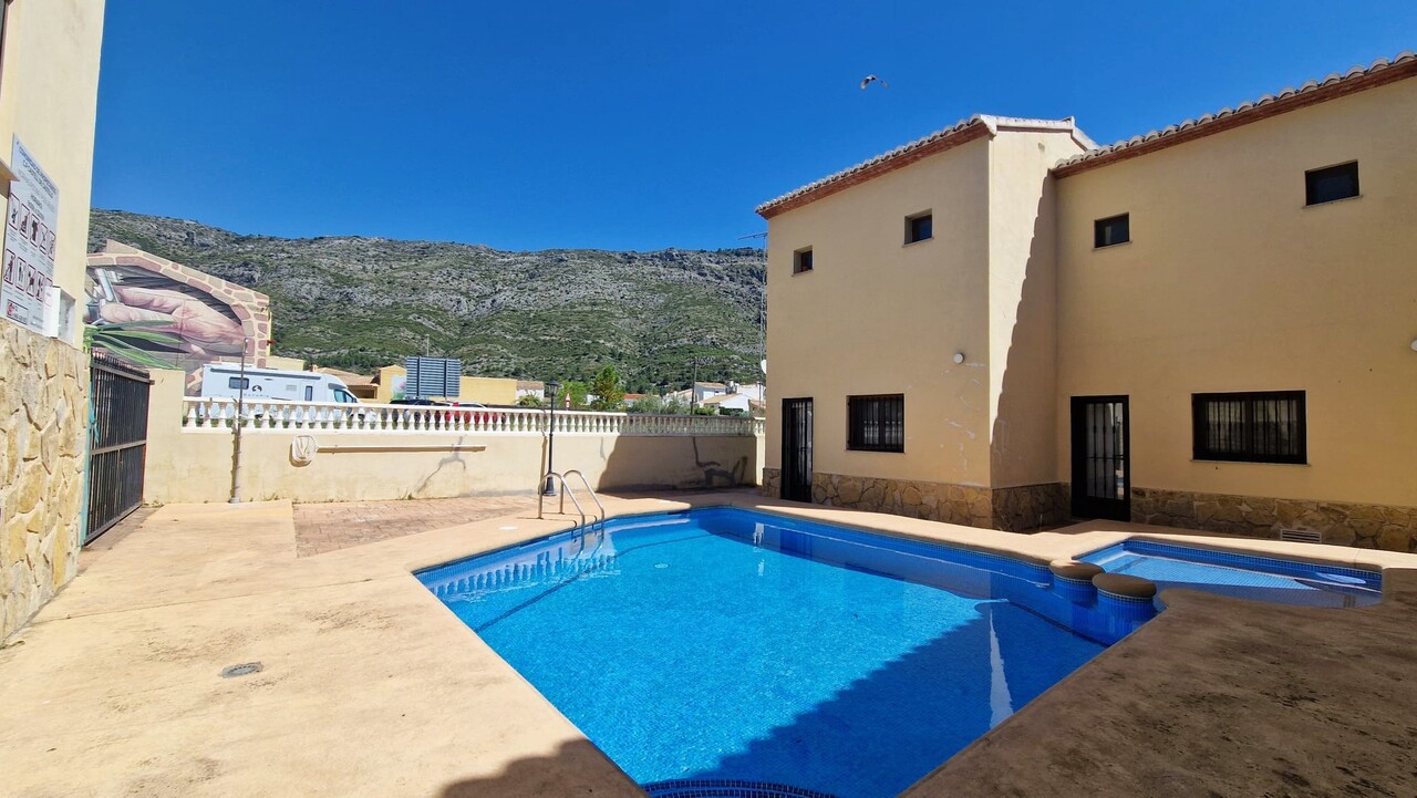 Town house for sale in Benigembla