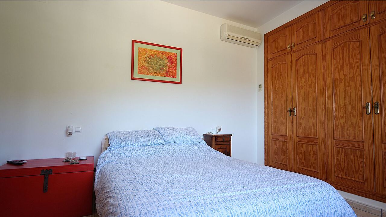 2368: Villa  in Alcalali