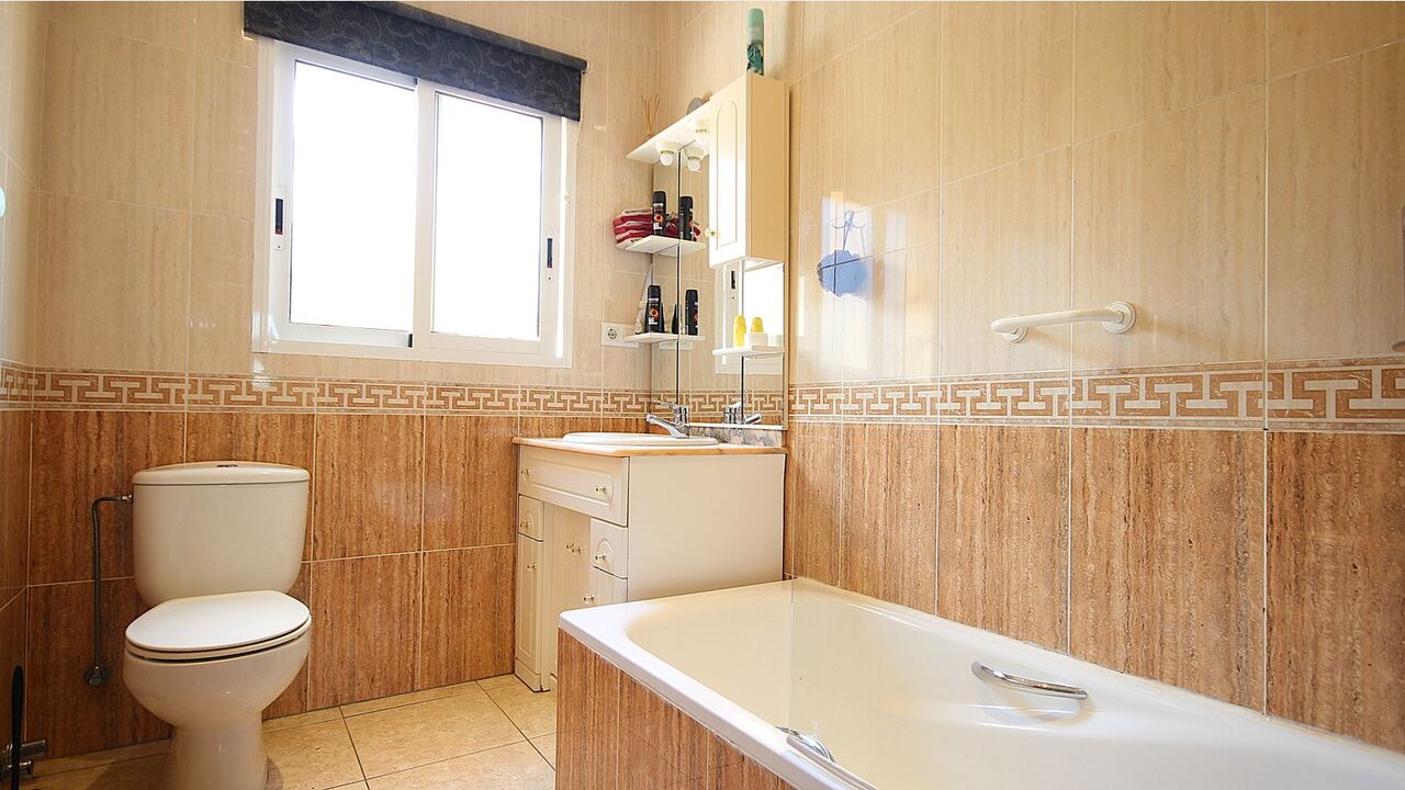 2368: Villa  in Alcalali