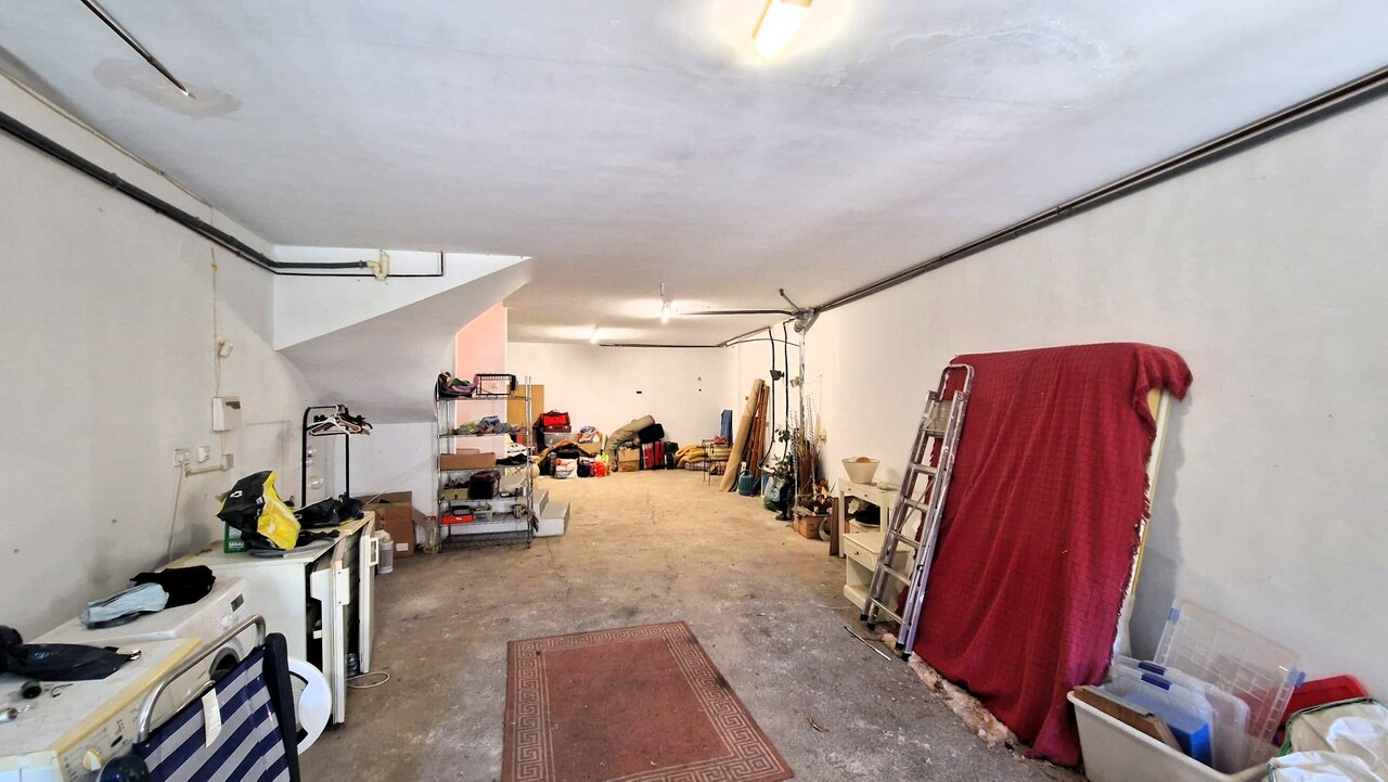 2369: Town House  in Orba