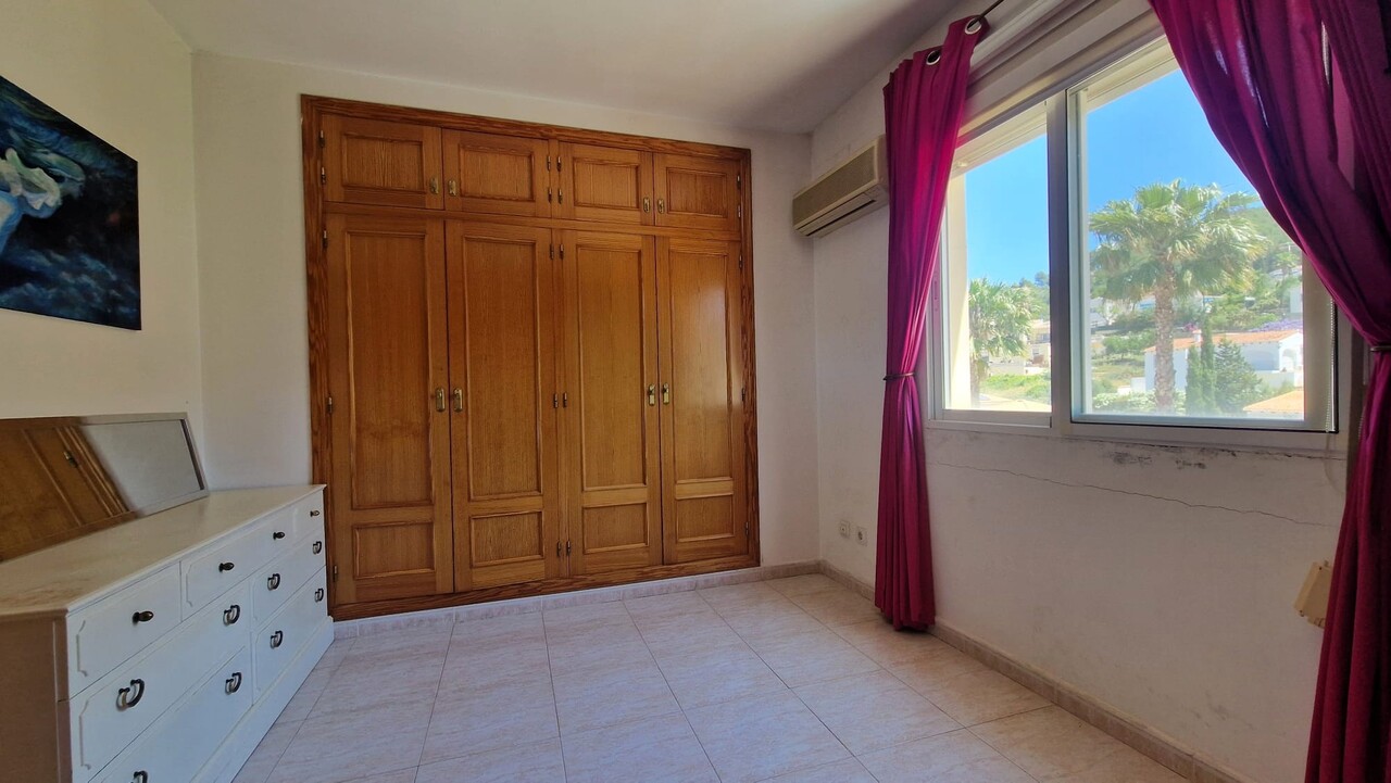 2369: Town House  in Orba