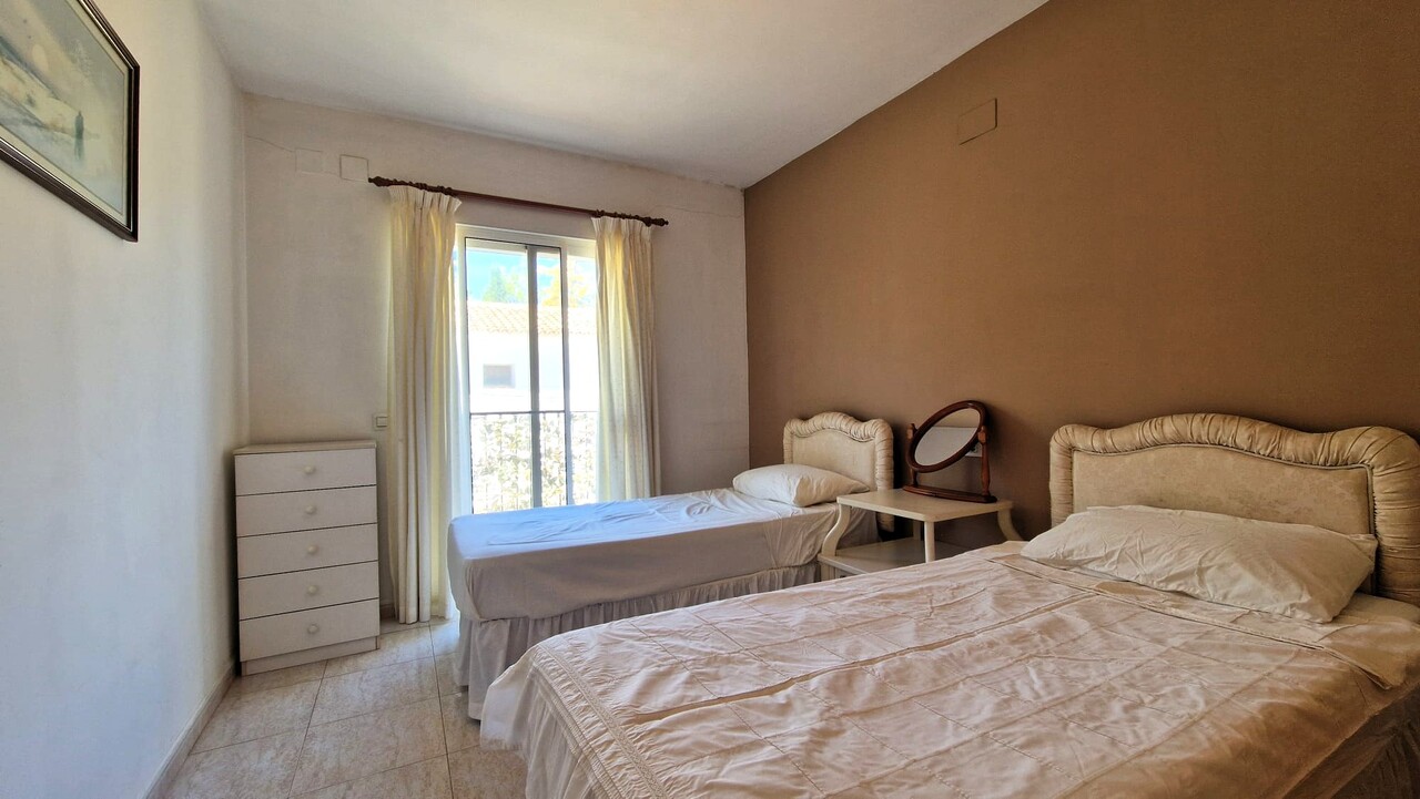 2369: Town House  in Orba