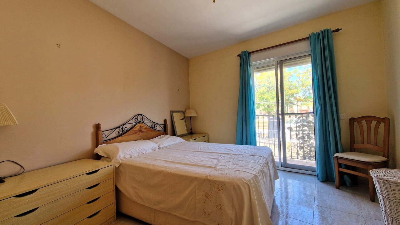 2369: Town House  in Orba