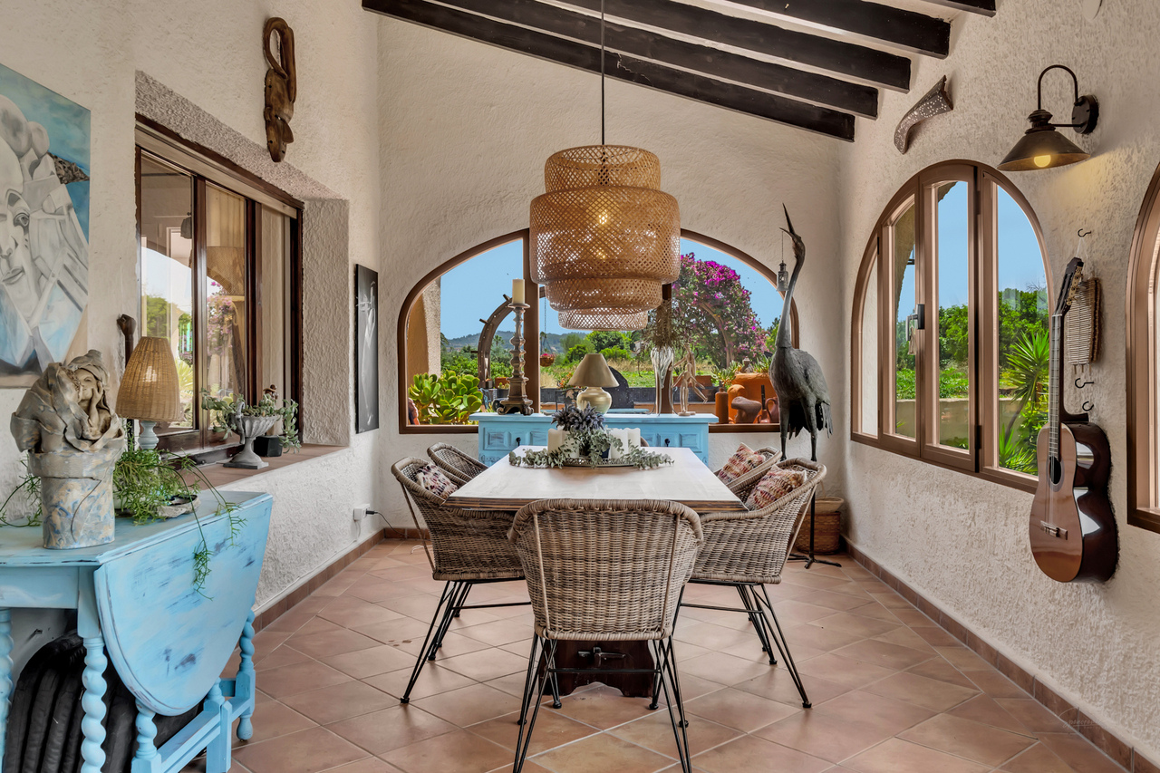 2400: Villa  in Jalon
