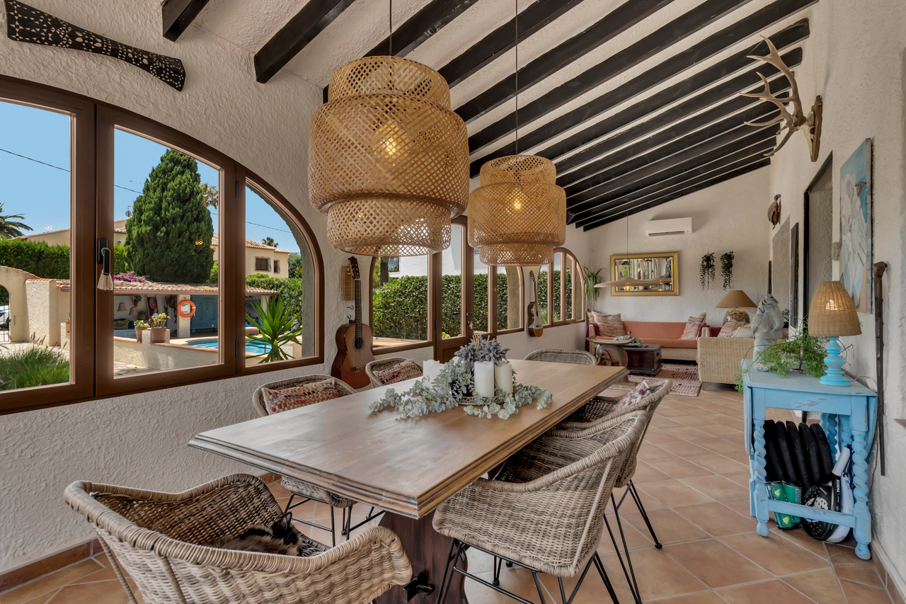 2400: Villa  in Jalon