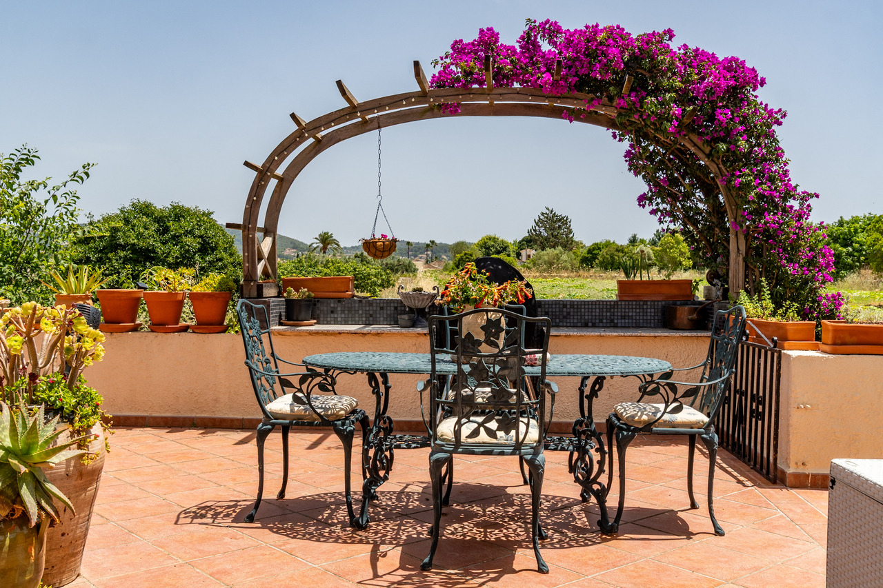 2400: Villa  in Jalon