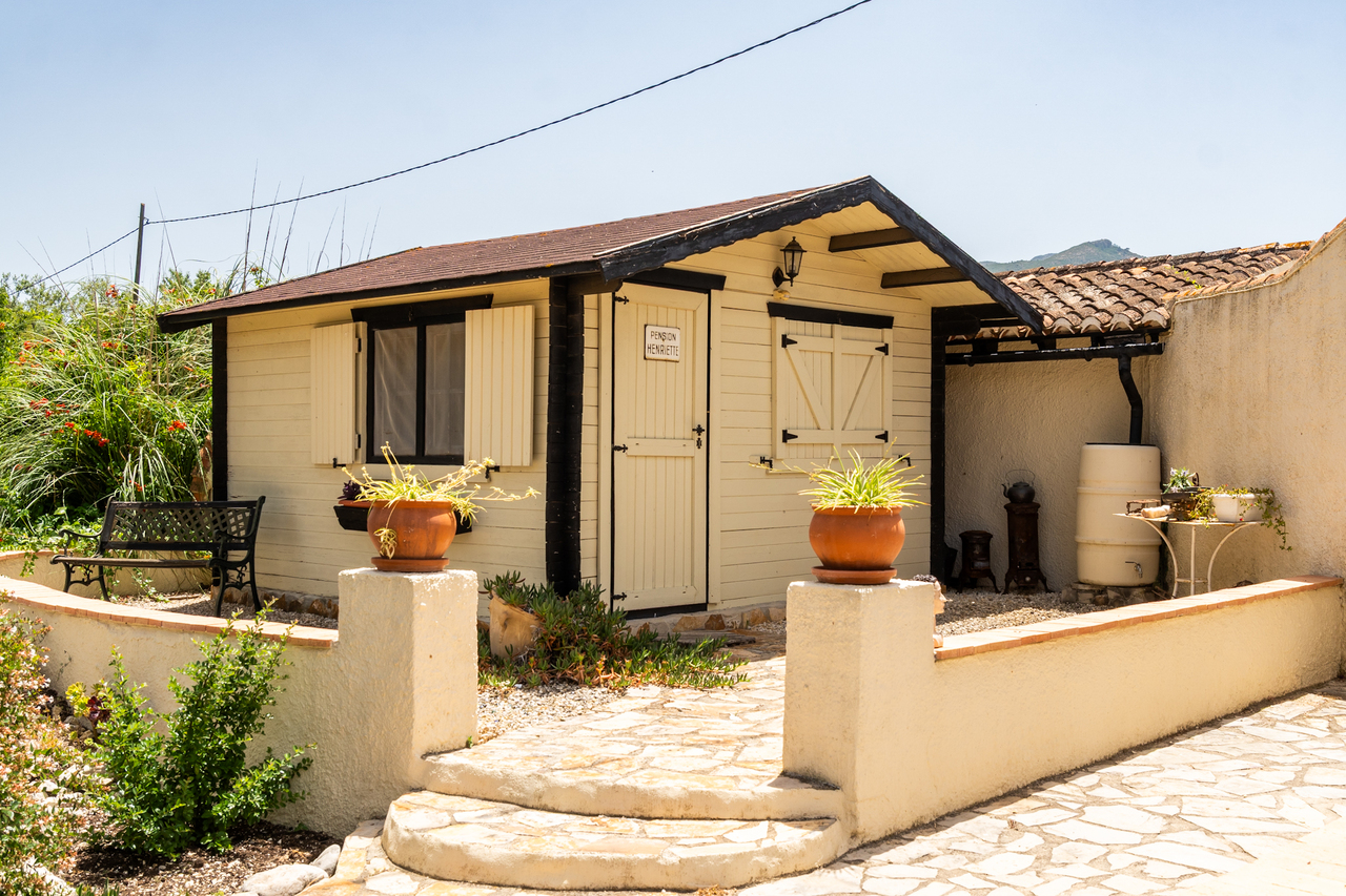 2400: Villa  in Jalon