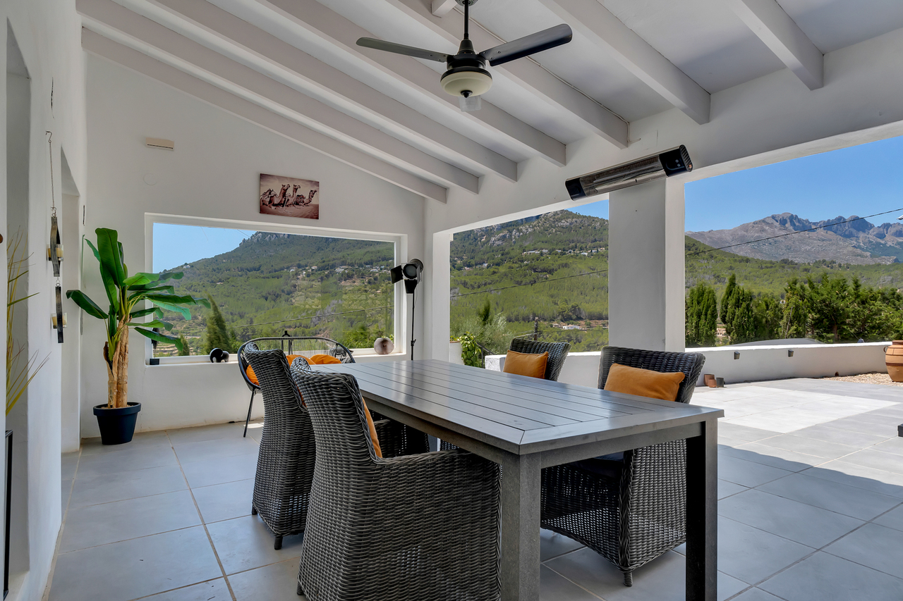 2404: Villa  in Benissa