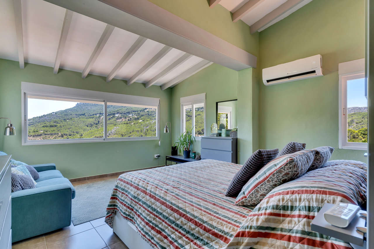 2404: Villa  in Benissa