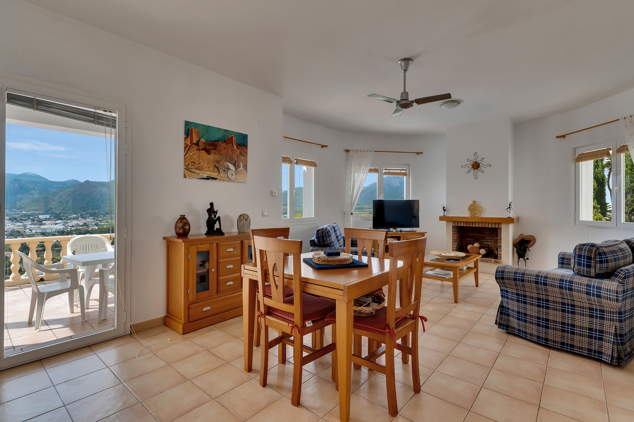 2405: Villa  in Jalon