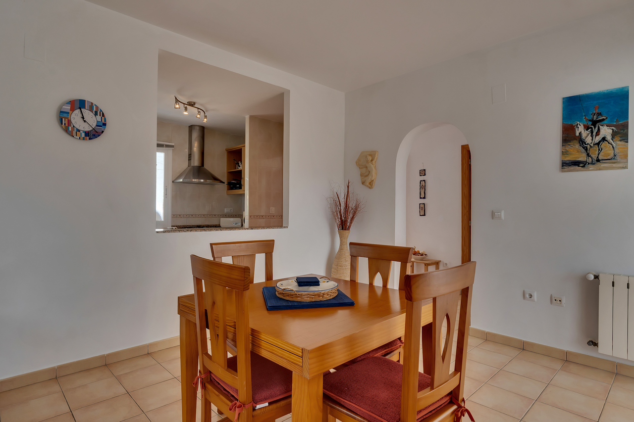 2405: Villa  in Jalon