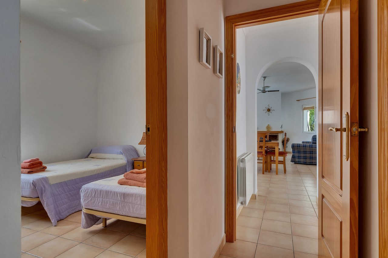 2405: Villa  in Jalon