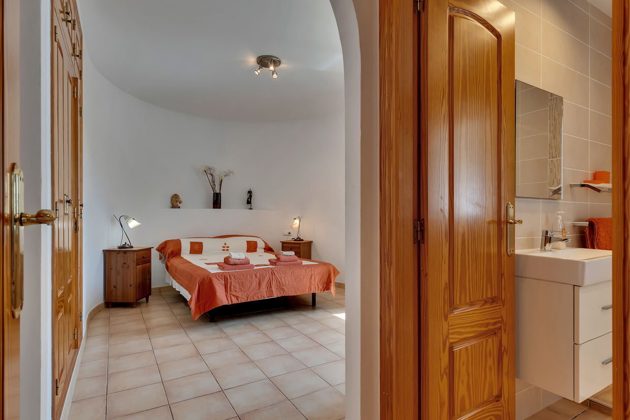 2405: Villa  in Jalon