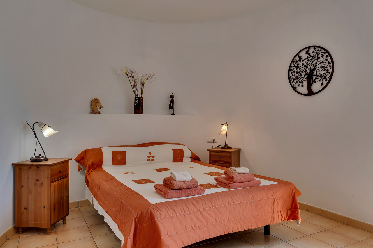 2405: Villa  in Jalon