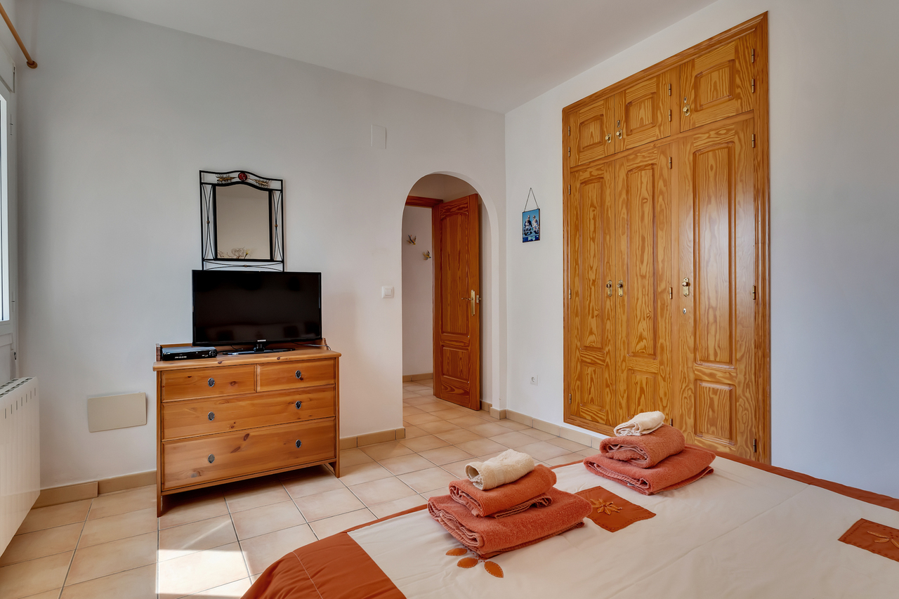 2405: Villa  in Jalon