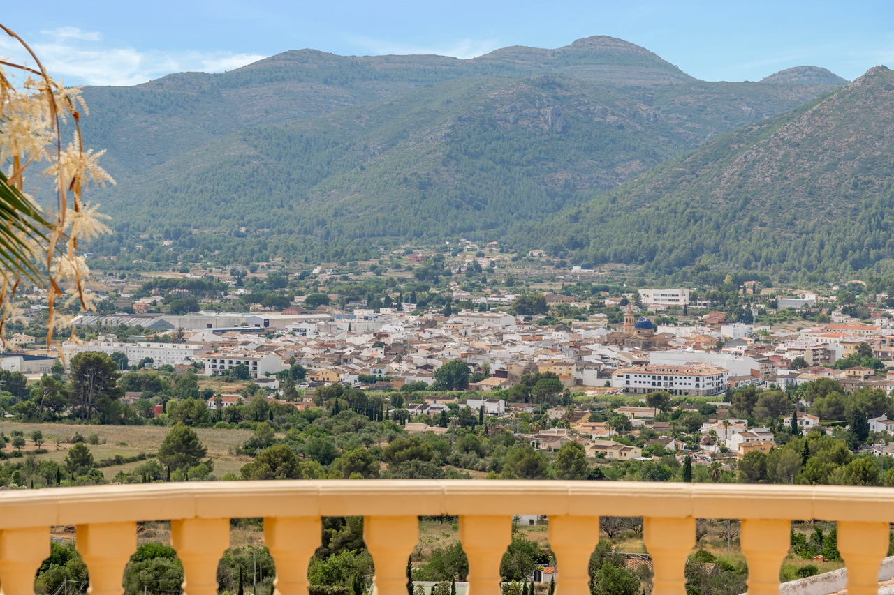2405: Villa  in Jalon