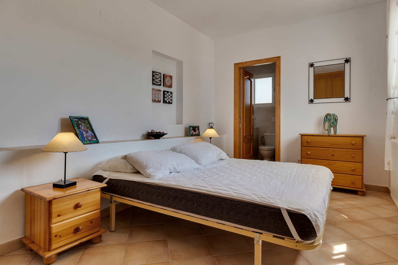 2405: Villa  in Jalon