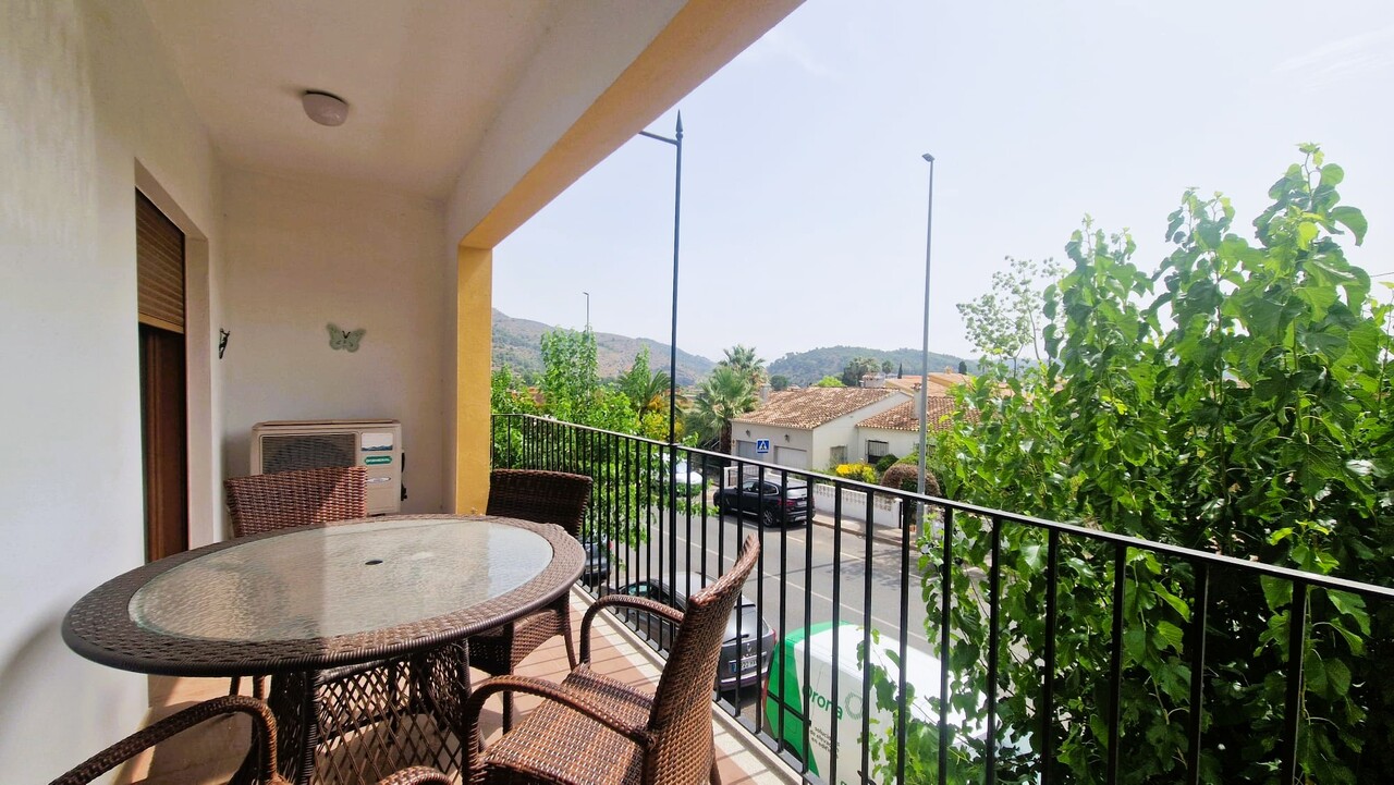 2410: Apartment  in Jalon