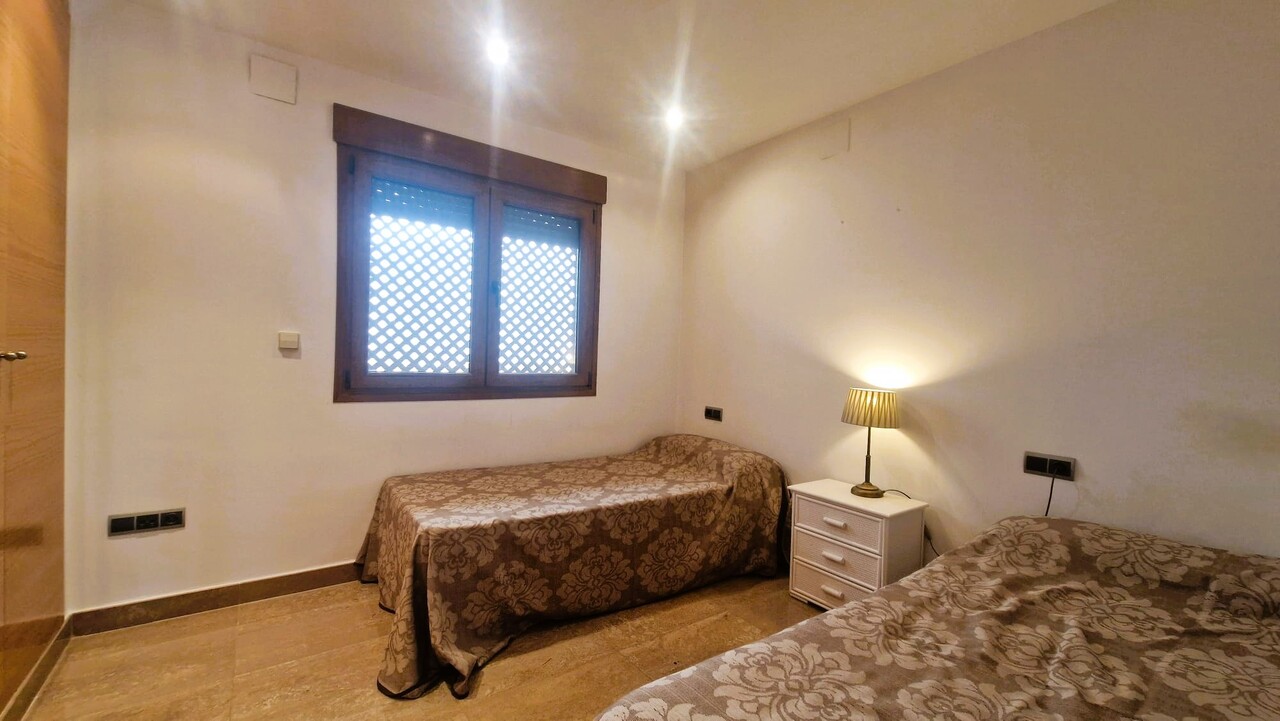 2410: Apartment  in Jalon