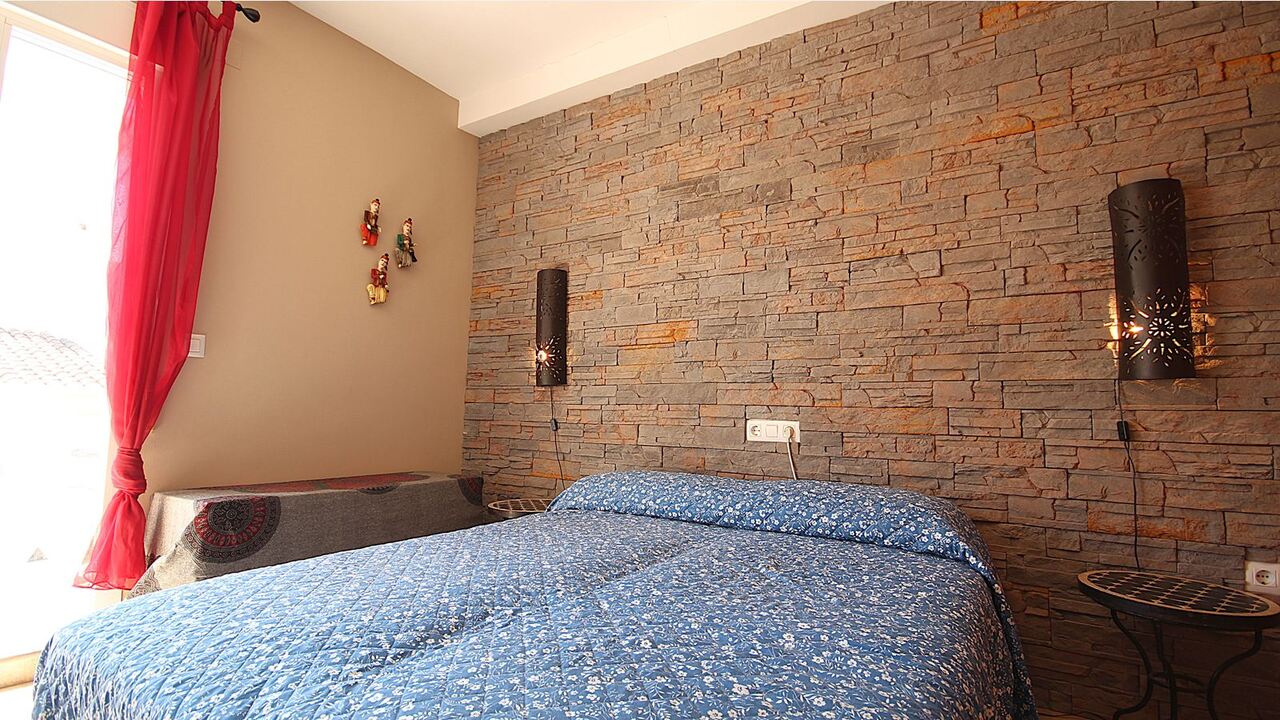 2412: Town House  in Jalon