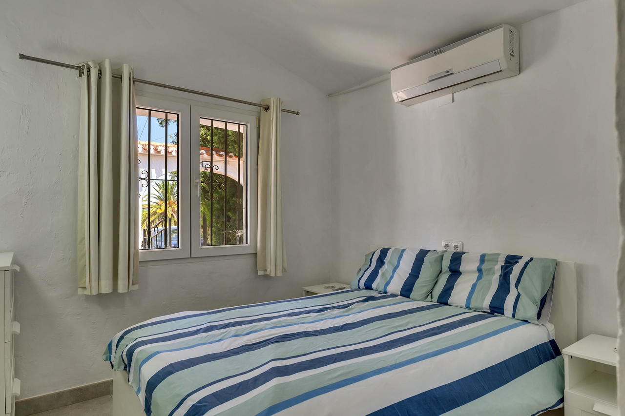2413: Villa  in Orba