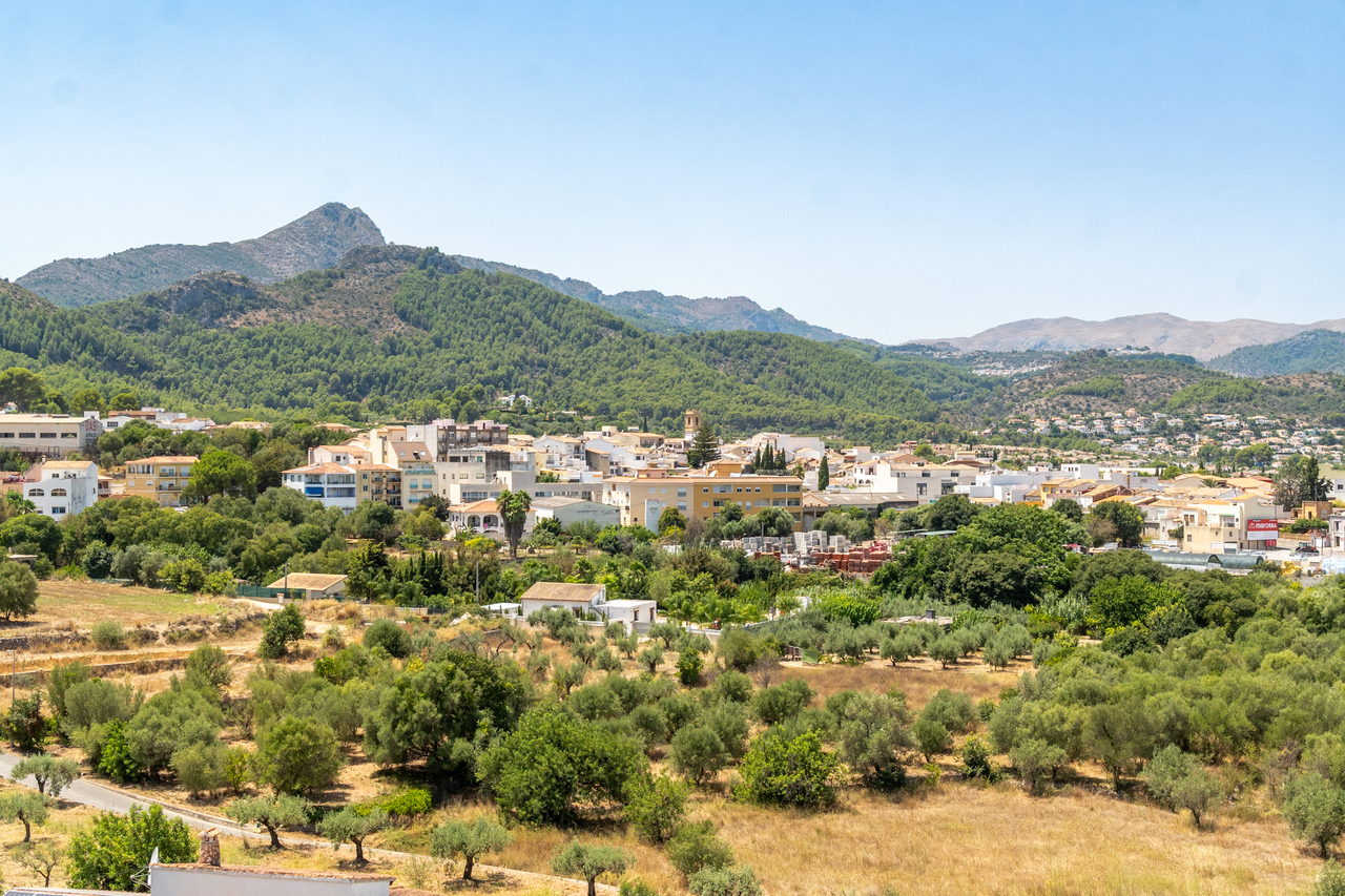 2413: Villa  in Orba