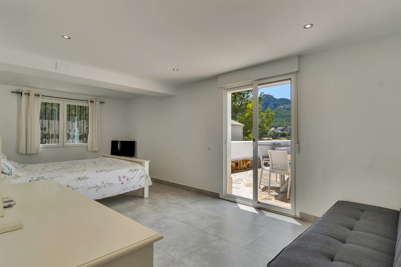 2413: Villa  in Orba