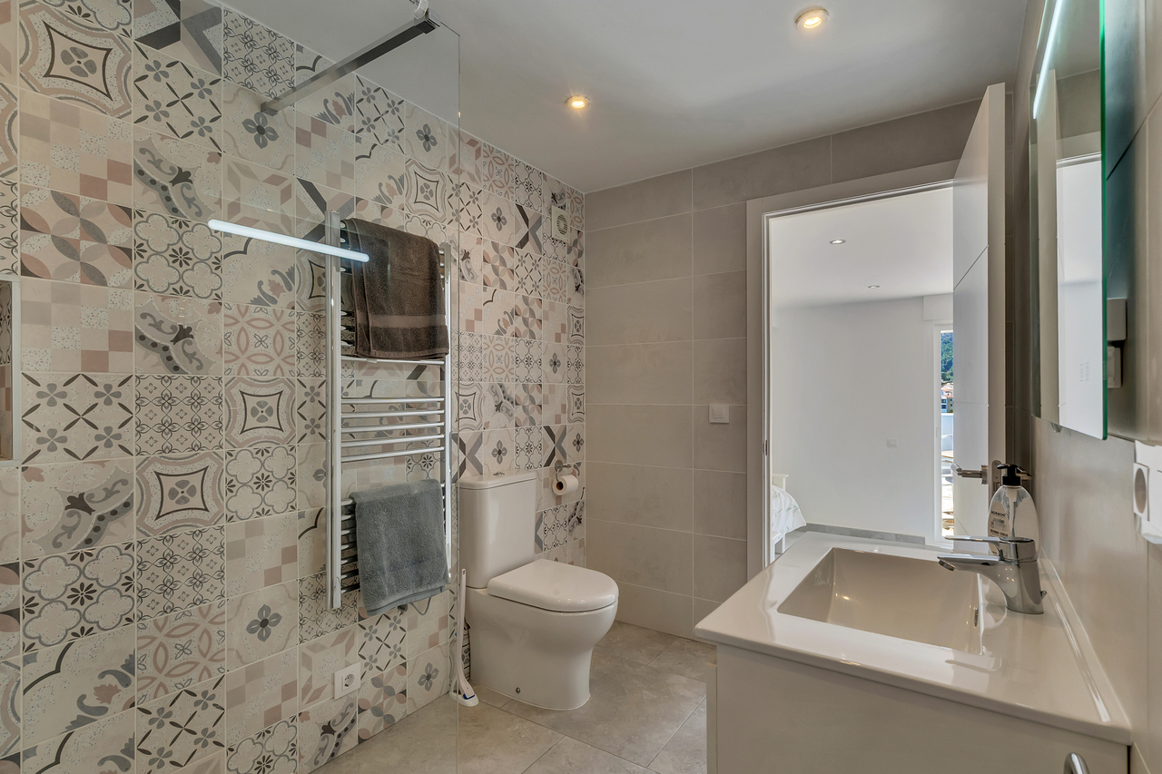 2413: Villa  in Orba